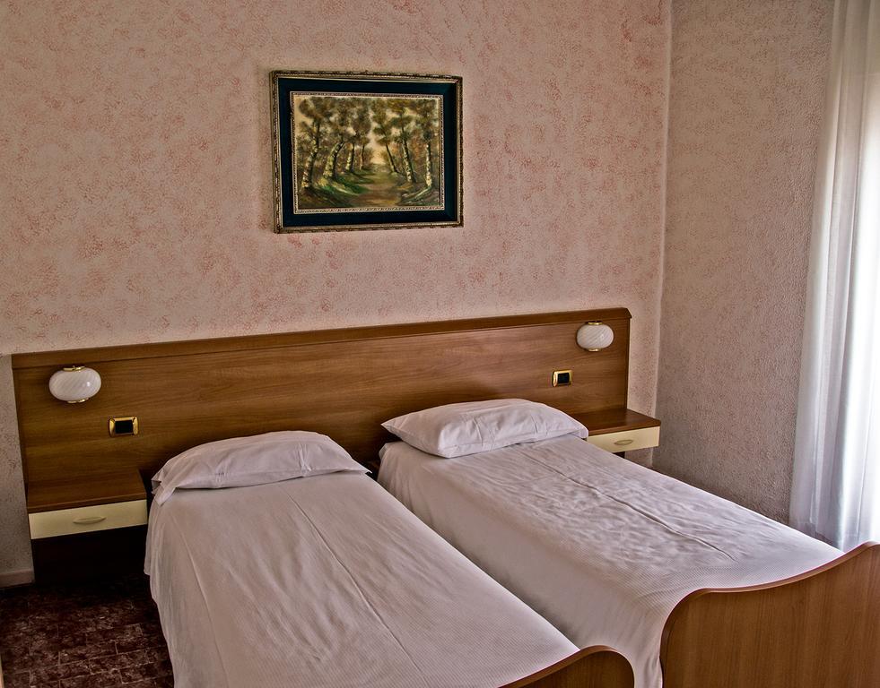 לימונה סול גרדה Hotel Alla Noce חדר תמונה